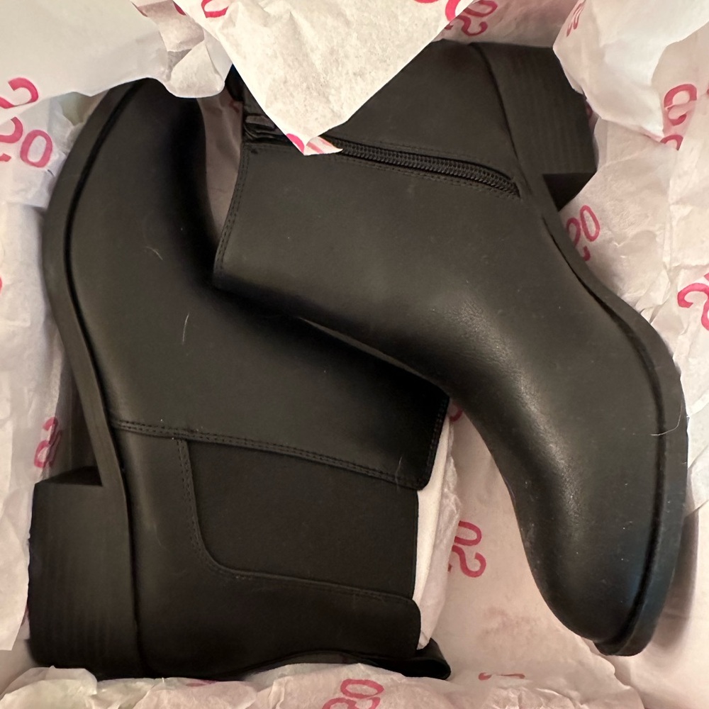 So polar bear black ankle boots women’s size 8-1/2 new
